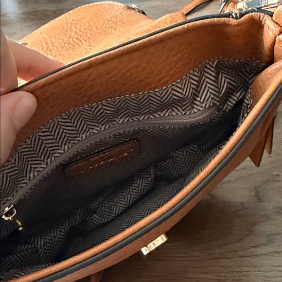 Moda Luxe Women's Crossbody Small Purse - Picture 7 of 8